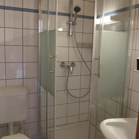& Waldkrieber Konukevi 3*