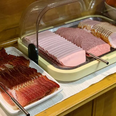 & Waldkrieber Konukevi Presseggersee