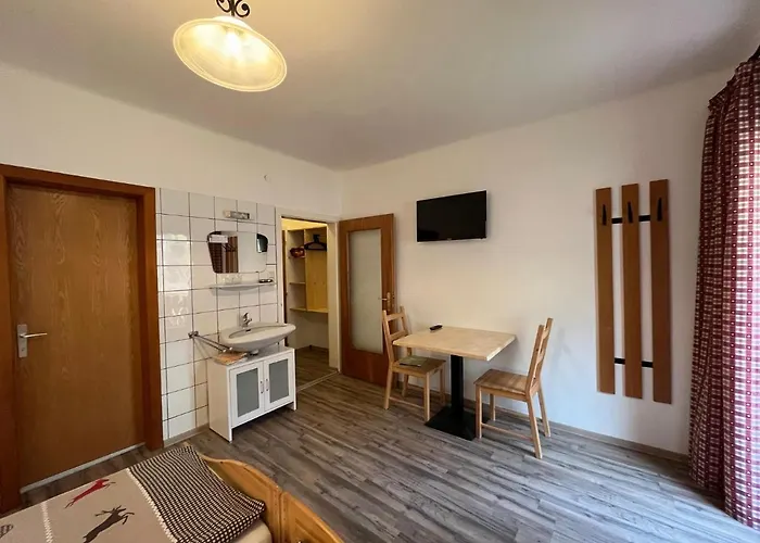 & Waldkrieber בית הארחה