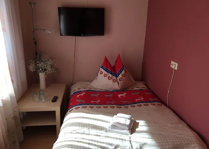 בית הארחה & Waldkrieber 3*