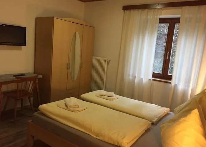 & Waldkrieber בית הארחה פרסגרזי